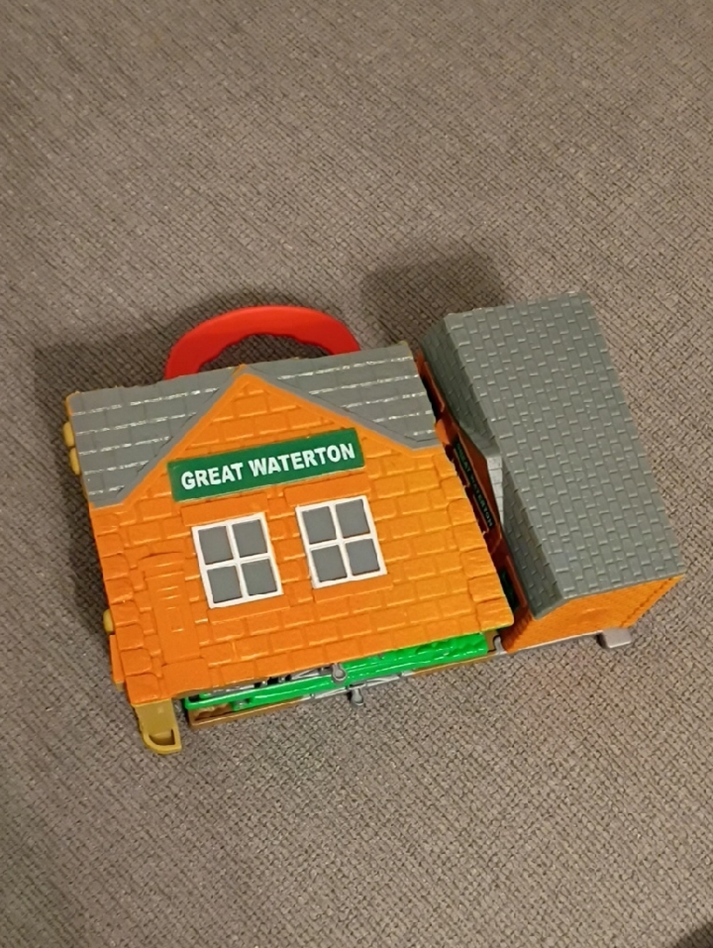 Thomas & Friends Great Waterton Travel Playset with carry handle